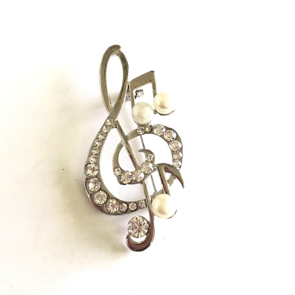 * Item# B30 Silver G-clef Music Note *